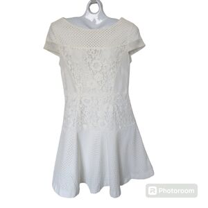 Betsey Johnson White Floral and Eyelet Lace Short Sleeve Fit and Flare Dress 8
